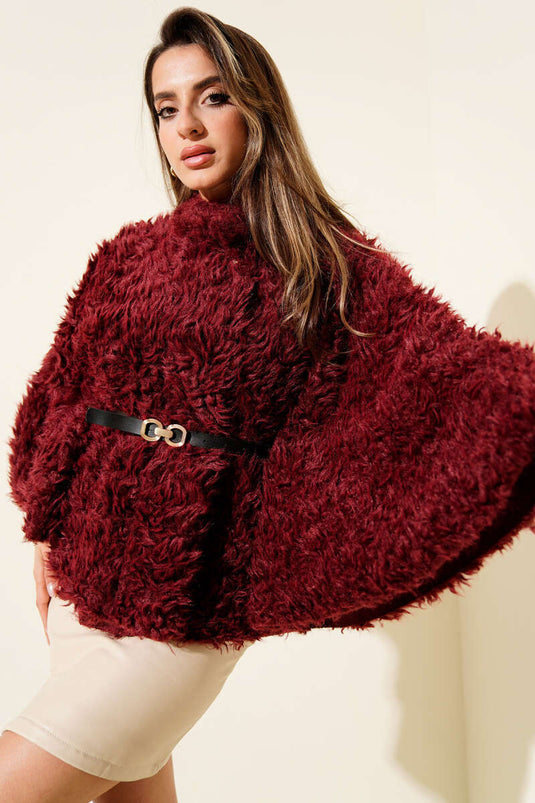 Poncho en agneau ceinturé bordeaux