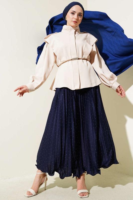 Veste beige à épaulettes et ceinture