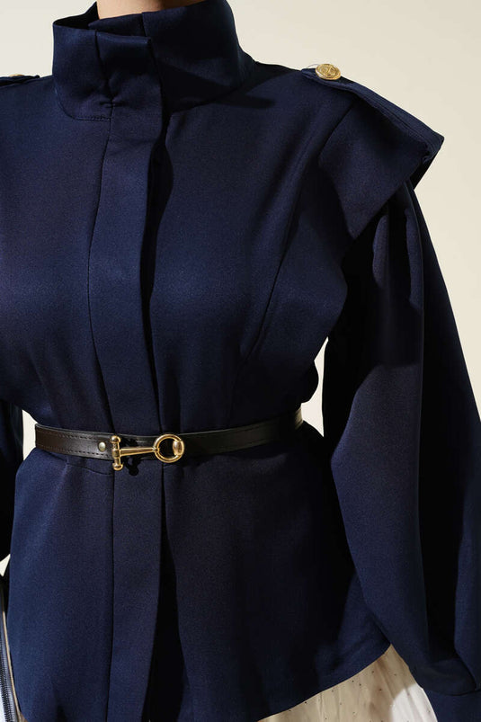 Veste bleu marine à épaulettes et ceinture