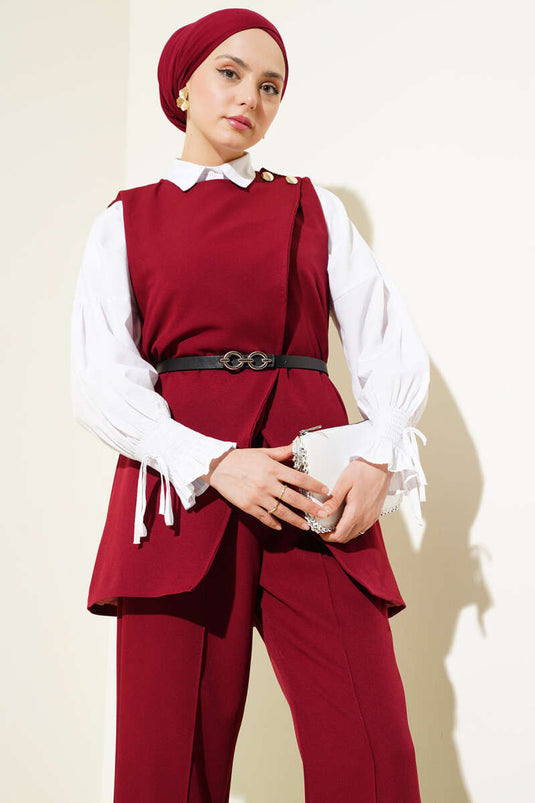 Ensemble deux pièces gilet boutonné avec ceinture et épaules rouge bordeaux