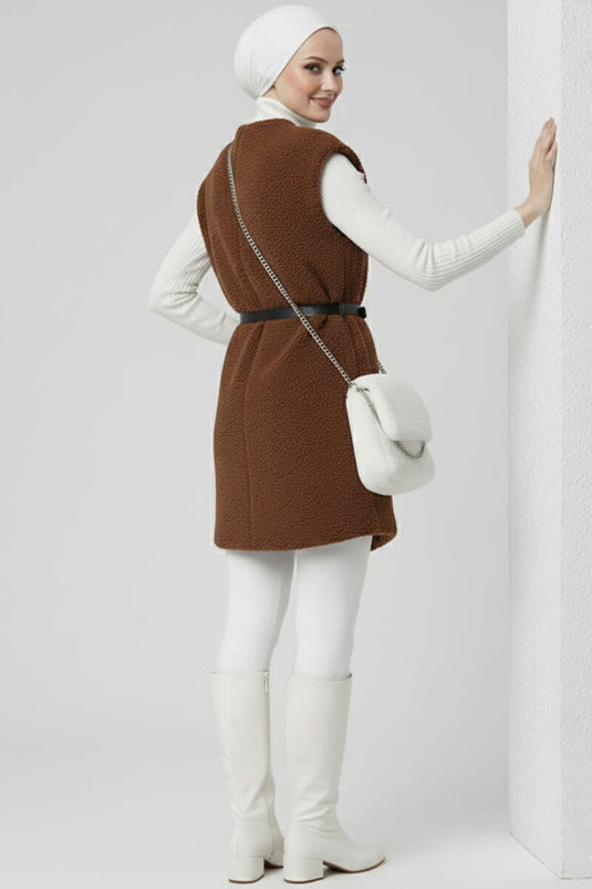 سترة مخملية بحزام، بنية اللون