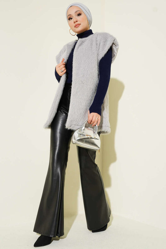 Graue, gegürtete Bartweste