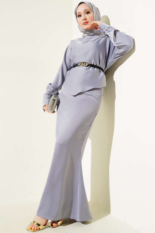 Ensemble deux pièces jupe crayon en satin ceinturée gris