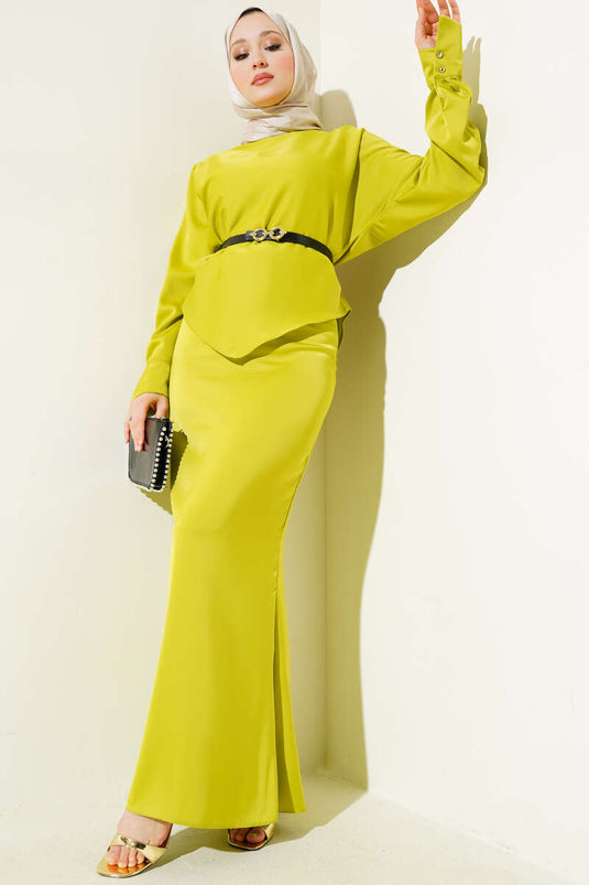 Ensemble deux pièces jupe crayon en satin ceinturée vert pétrole