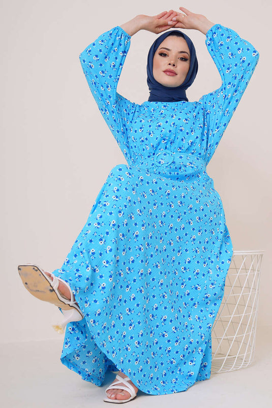 فستان بأكمام الخفاش وحزام باللون الأزرق