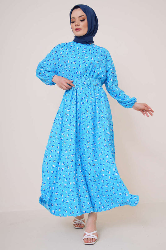 فستان بأكمام الخفاش وحزام باللون الأزرق