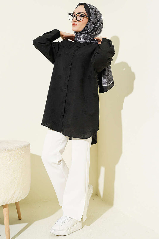 Camicia nera con motivo floreale integrato