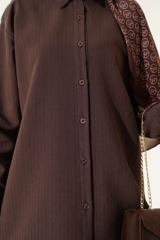 Completo doppio con camicia a righe integrata, colore caffè