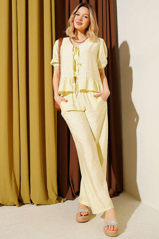 Completo con Blusa a Fantasia e Coulisse Giallo