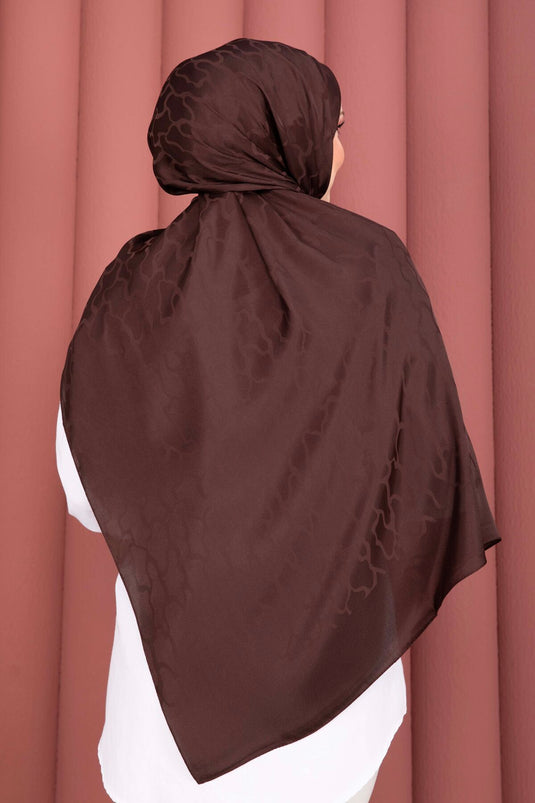 Série d'écharpes jacquard à motifs ton sur ton couleur café