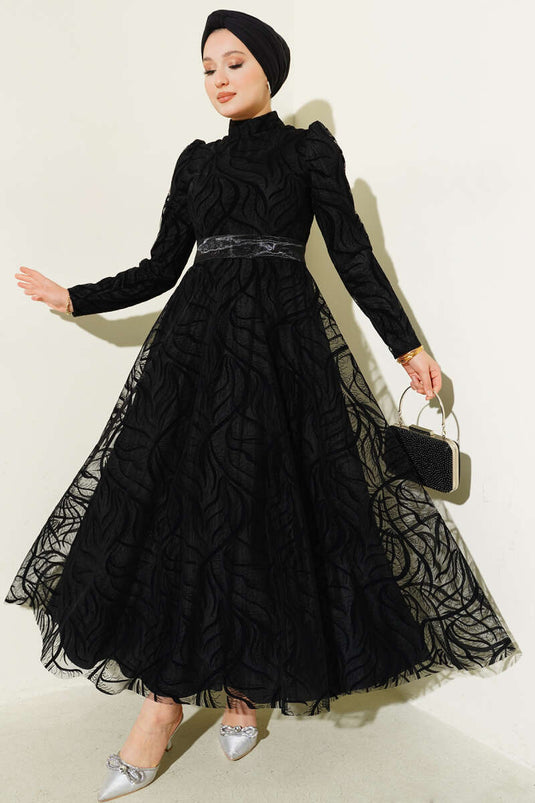 Robe de soirée noire en tulle à motifs ton sur ton, ceinturée