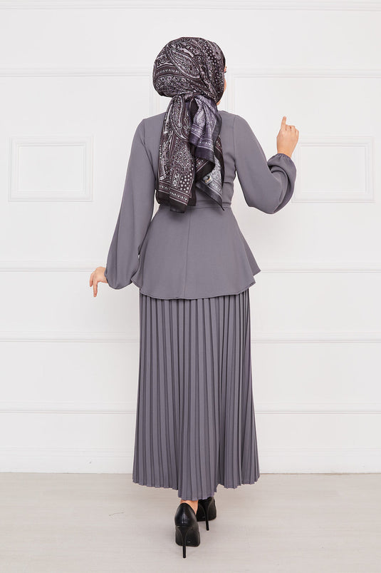 Kendinden Kuşaklı Piliseli Tesettür Takım Gri