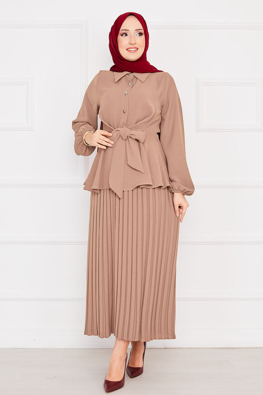 Kendinden Kuşaklı Piliseli Tesettür Takım Vizon