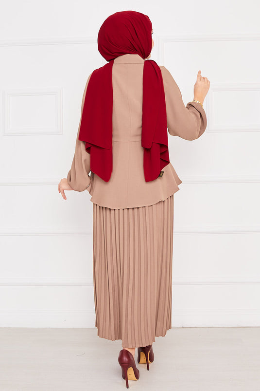 بدلة حجاب مطوية بحزام من المنك