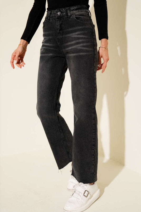 Jean en denim gris fumé, ourlet raccourci et boutons