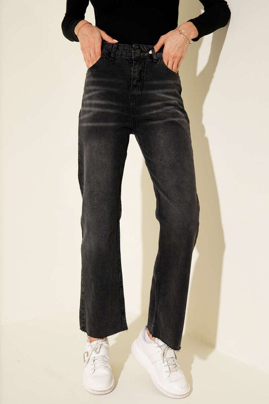 Jean en denim gris fumé, ourlet raccourci et boutons