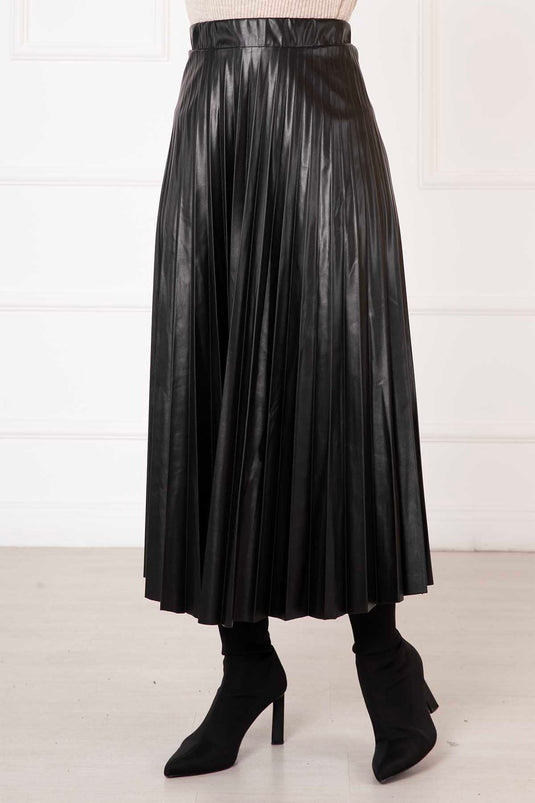 تنورة جلدية مطوية من كيلوش باللون الأسود