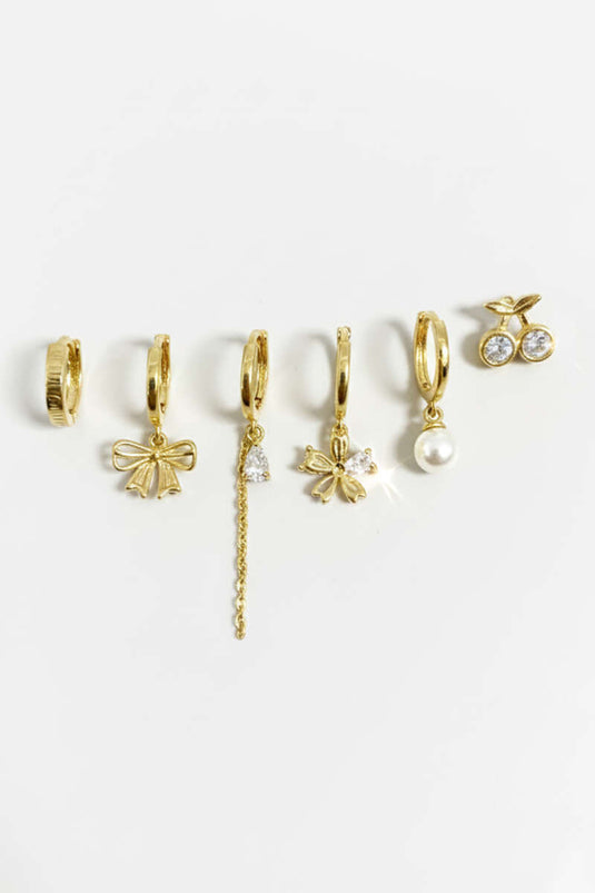 Ensemble de 6 boucles d'oreilles avec détails cerise, doré