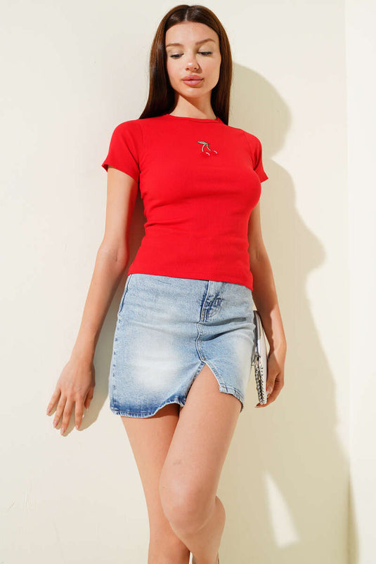 Débardeur rouge à broderies cerises