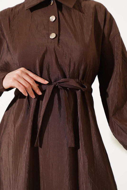 Robe à demi-boutons à texture froissée marron