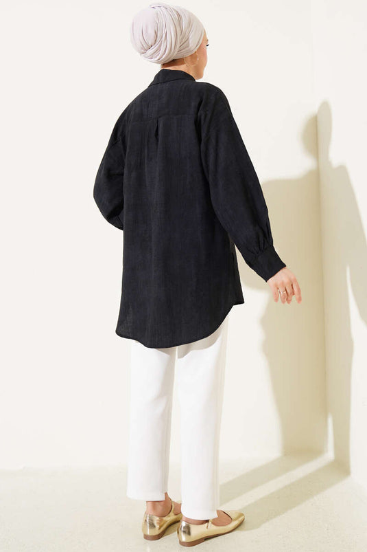 Chemise basique noire à texture froissée