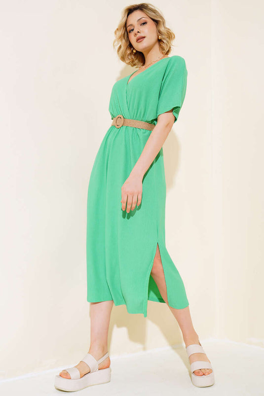 Robe ceinturée en paille rouge sauvage verte