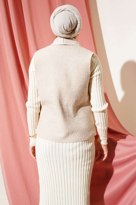 Short Booklet Vest Beige