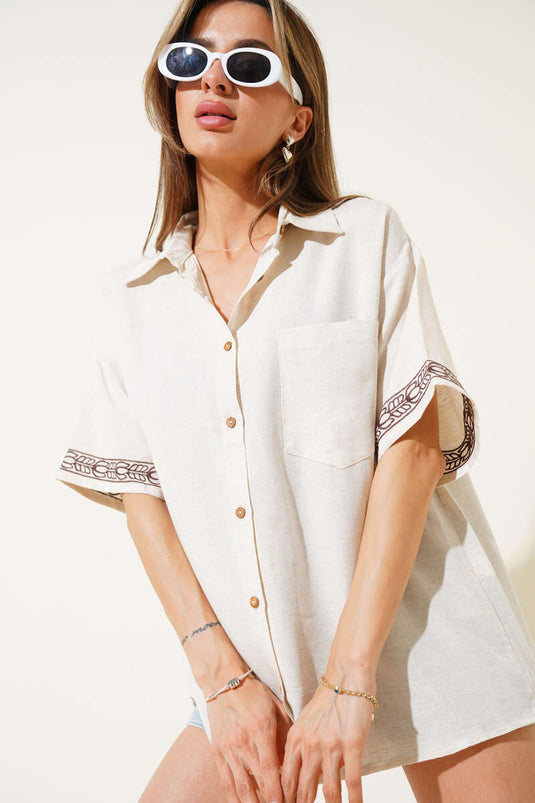 Kurzarmhemd mit bestickter Tasche, Farbe: Stone