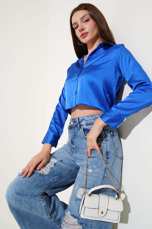 قميص ساتان قصير باللون الساكسوني