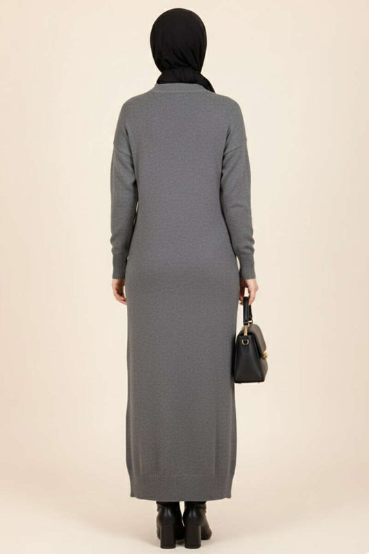 Robe pull en maille incurvée couleur fumée