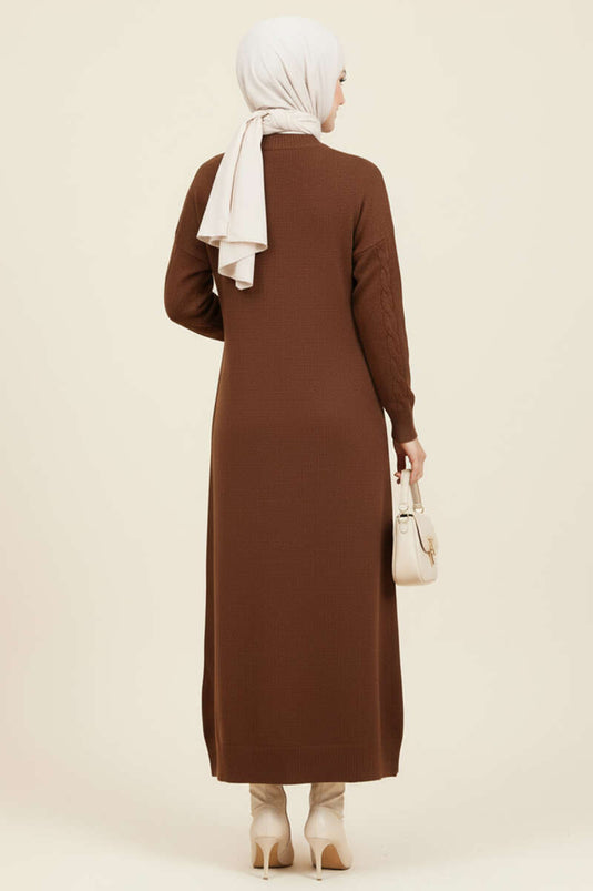 Robe pull en maille bouclée marron