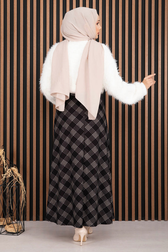 تنورة غوص سوداء بنقشة مربعات كلاسيكية