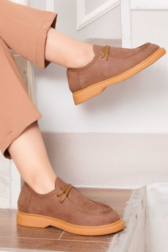 Mocassins classiques à lacets couleur fauve