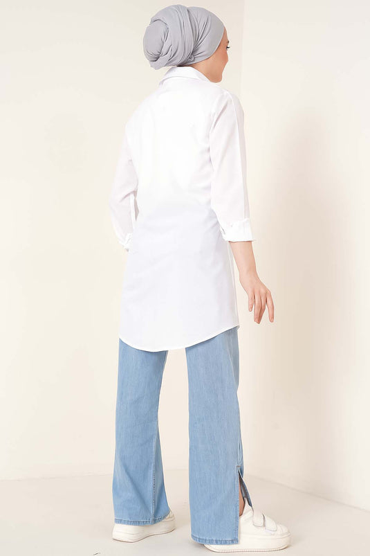 Chemise blanche à col classique et coupe ovale