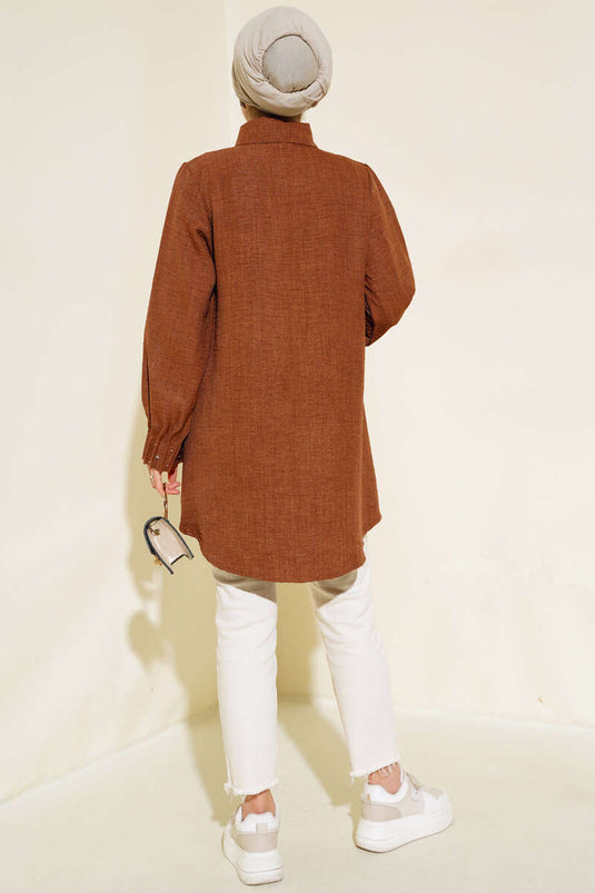 قميص مضلع باللون البني