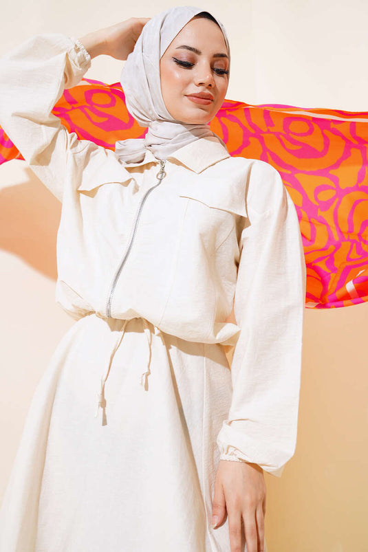 Tailleur jupe beige avec poignets élastiques