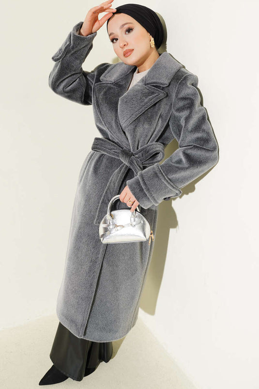 معطف مزدوج الصدر مع تفاصيل أزرار الأكمام باللون الدخاني