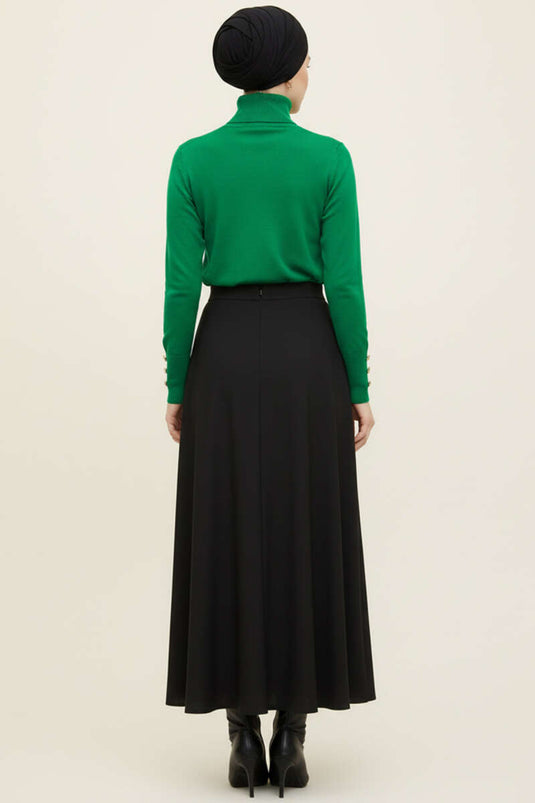 سترة محبوكة بياقة مدورة وأزرار أكمام باللون الأخضر