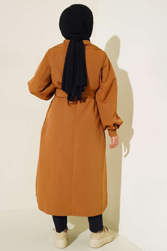 خندق تان مع أزرار الأكمام ومشبك الحزام