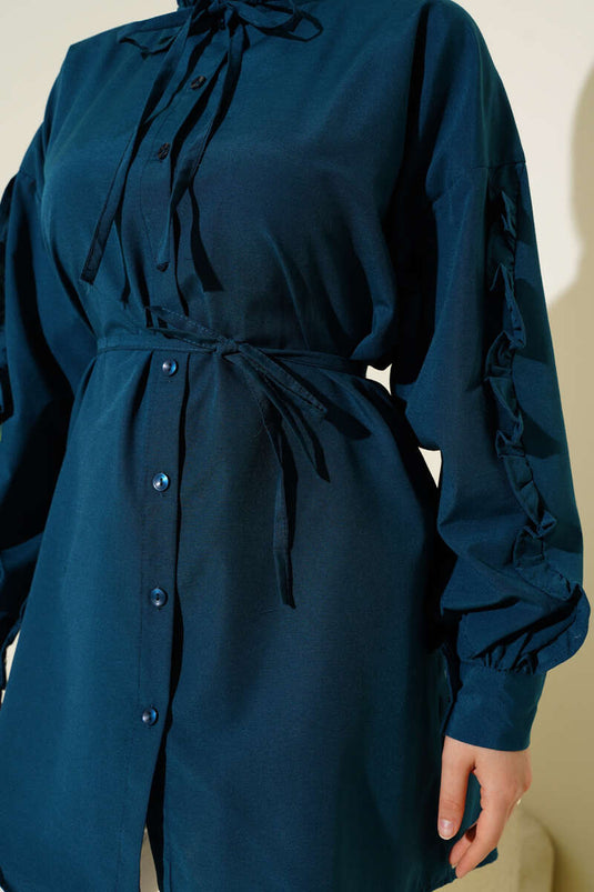 قميص بترولي بأكمام مكشكشة وحزام حبلي