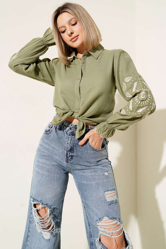 Ärmelloses besticktes Musselin-Hemd in Khaki
