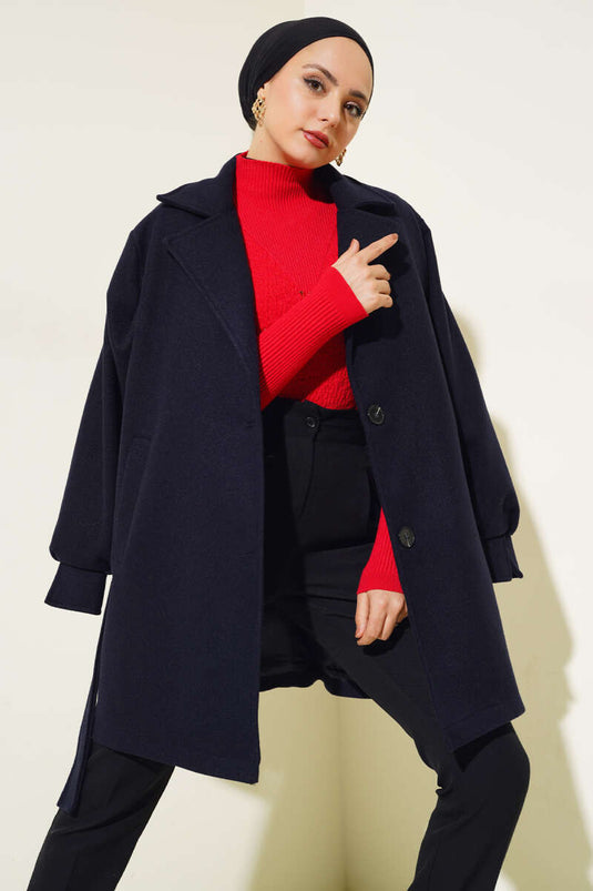 معطف من الكشمير بحزام وأكمام مزينة بسهام، أزرق داكن