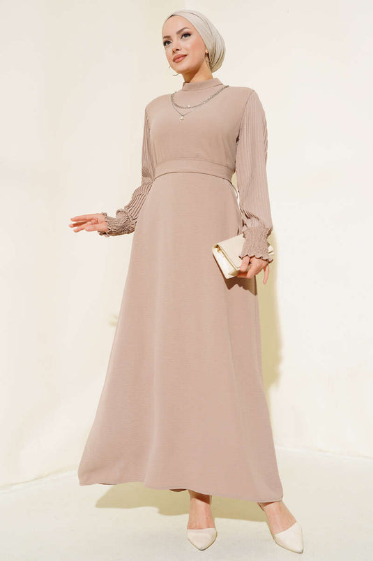 فستان لاتيه بأكمام مطوية