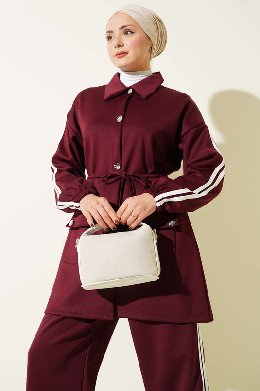 Zweiteiliges Taucher-Set mit Ärmelstreifen und Knöpfen, bordeauxrot