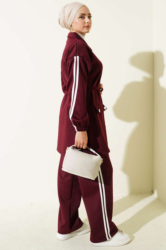 Zweiteiliges Taucher-Set mit Ärmelstreifen und Knöpfen, bordeauxrot