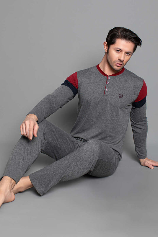 طقم بيجاما رجالي بأكمام طويلة مخططة، رمادي داكن/عنابي