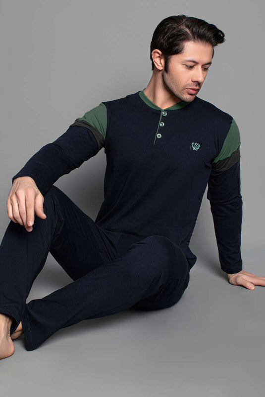 طقم بيجاما رجالي بأكمام طويلة مخططة، لون أزرق داكن