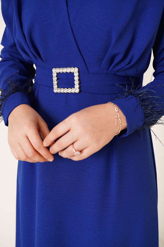 Kol Ucu Tüylü Kemerli Elbise Saks