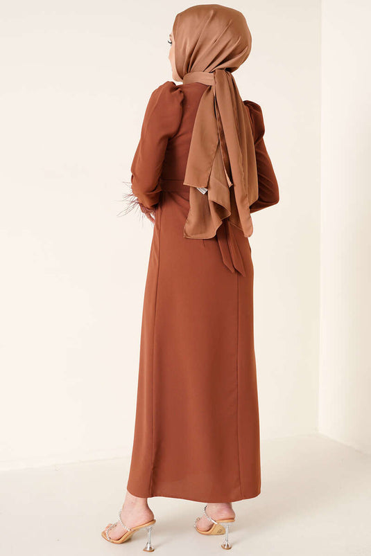 Kol Ucu Tüylü Kemerli Elbise Taba