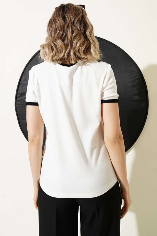 T-shirt estiva con collo a giro e bordatura, colore écru